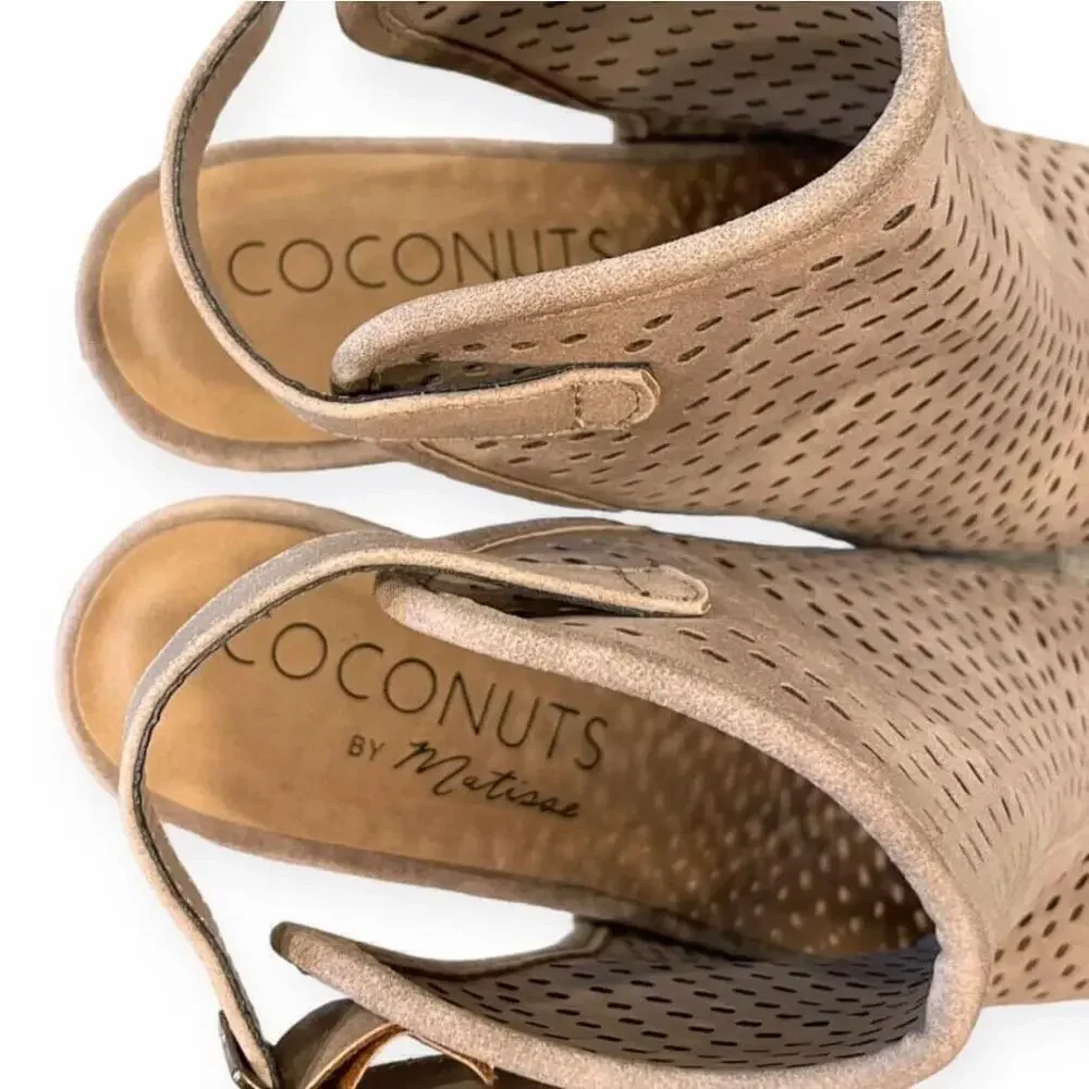 Coconuts by Matisse Womens 7.5 Sandals Perforated Peep Toe Slingback Wedge Heel